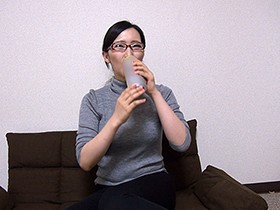 見た目ハイスペ女子なのに中身はヒップホップを愛する面白おねえさん ムチムチボディと絶倫チ●ポの肉弾セックス！ サンプル動画サムネイル